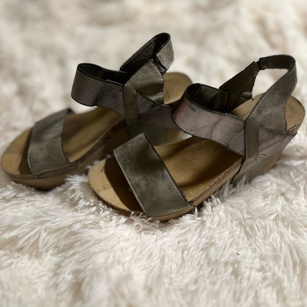 🦃 Pierre Dumas Women's wedges